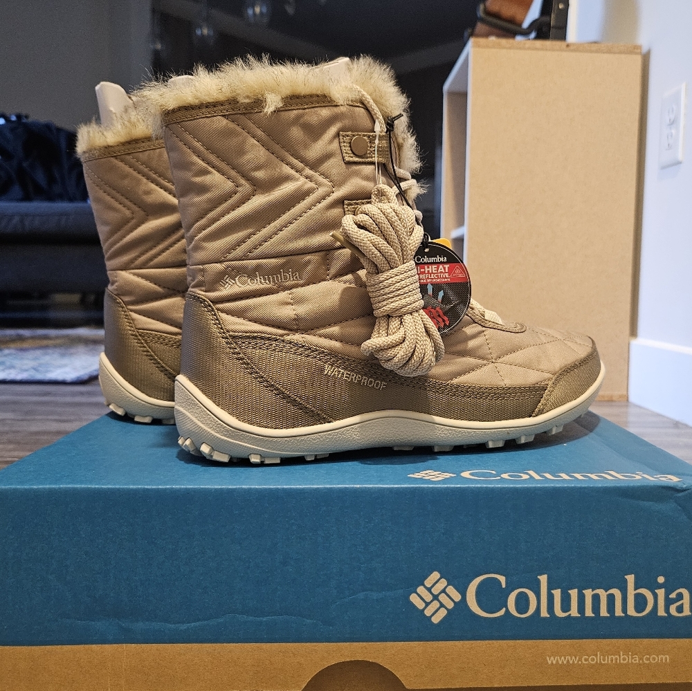 Columbia Women's Minx Shorty III Boot